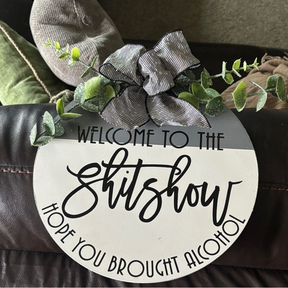 Hanging Door Sign - DIY